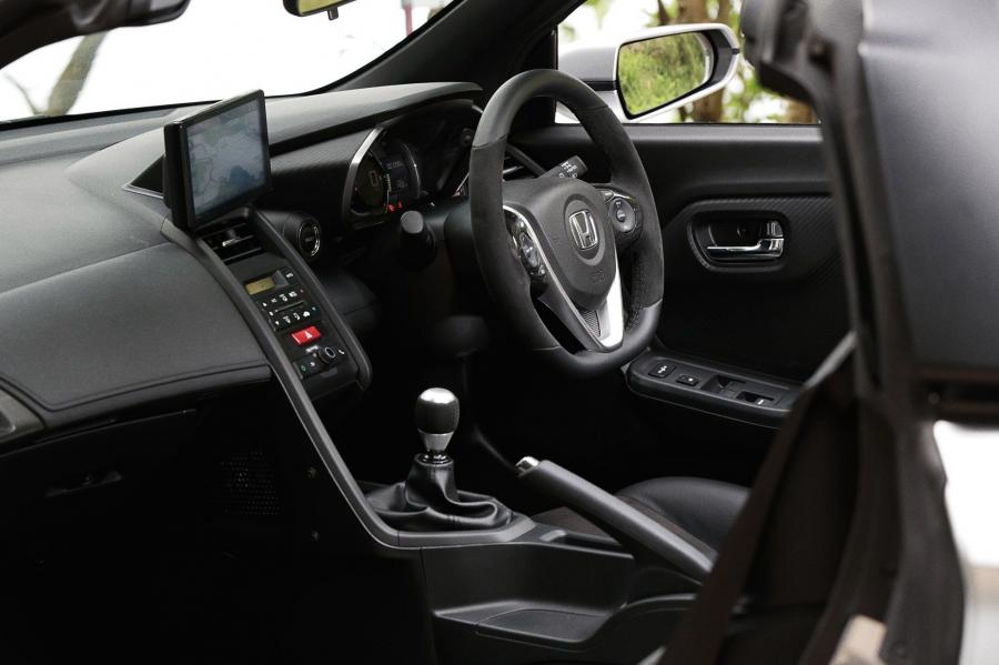Интерьер Honda S660 &beta; 2020 года  (фото 12 из 19)
